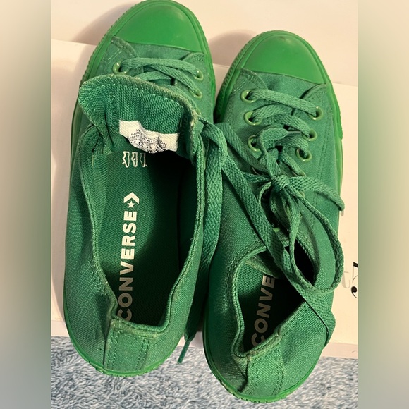 Women converse Green Sneakers - Picture 4 of 10